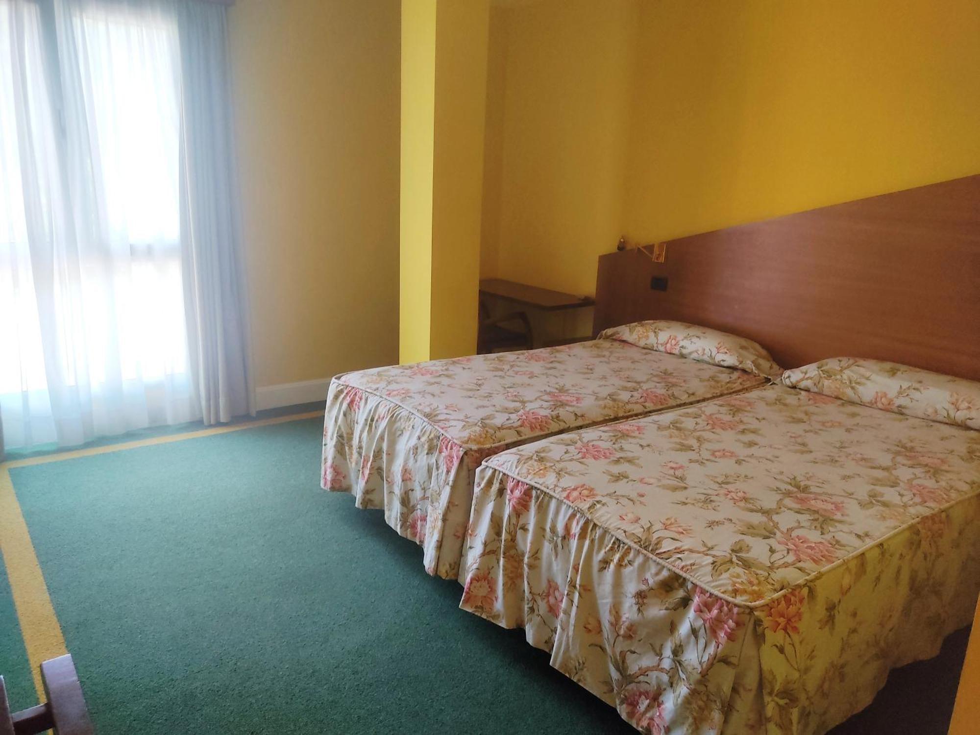 Hotel Suite Miono Кастро-Урдиалес Экстерьер фото