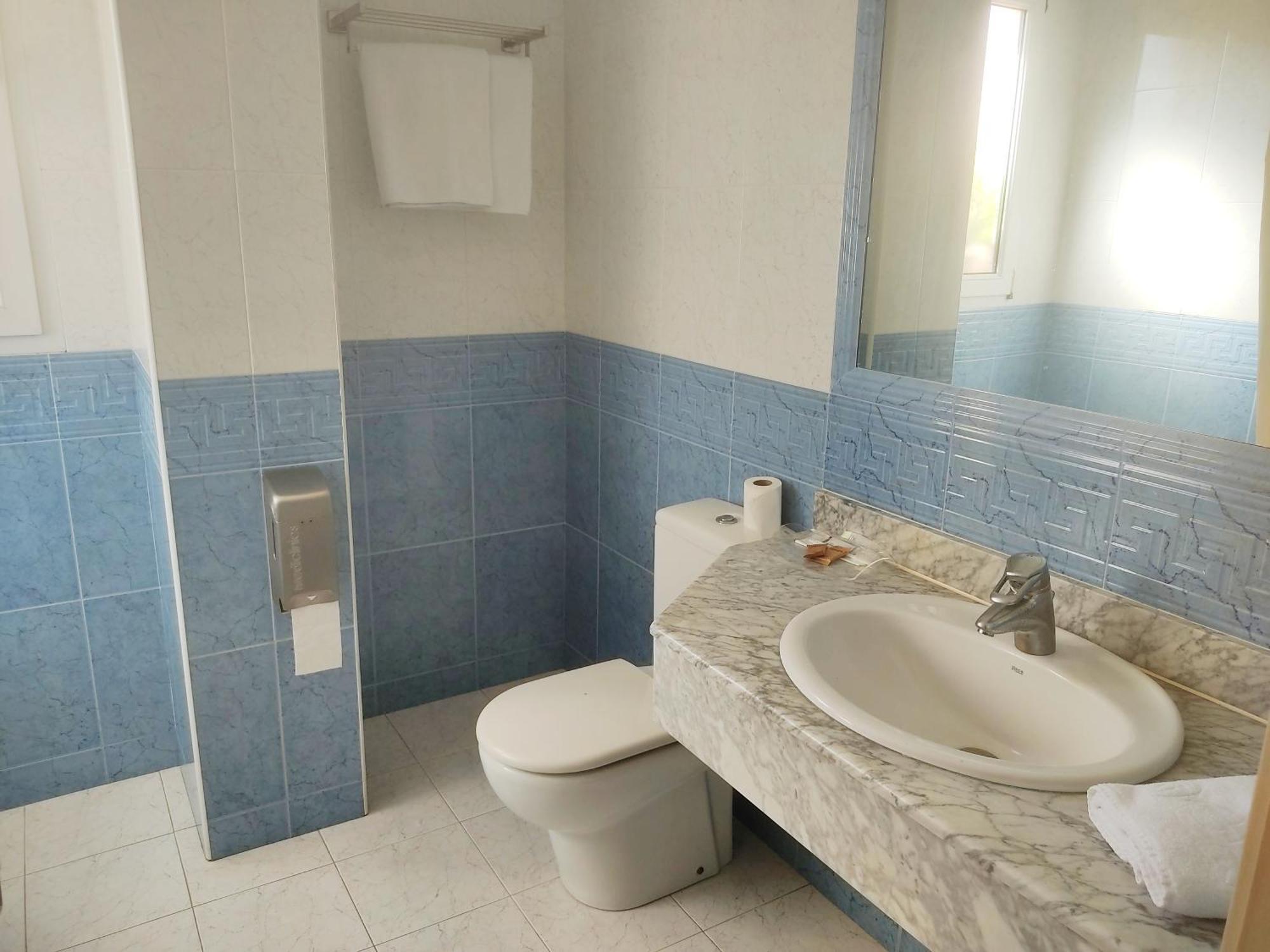 Hotel Suite Miono Кастро-Урдиалес Экстерьер фото