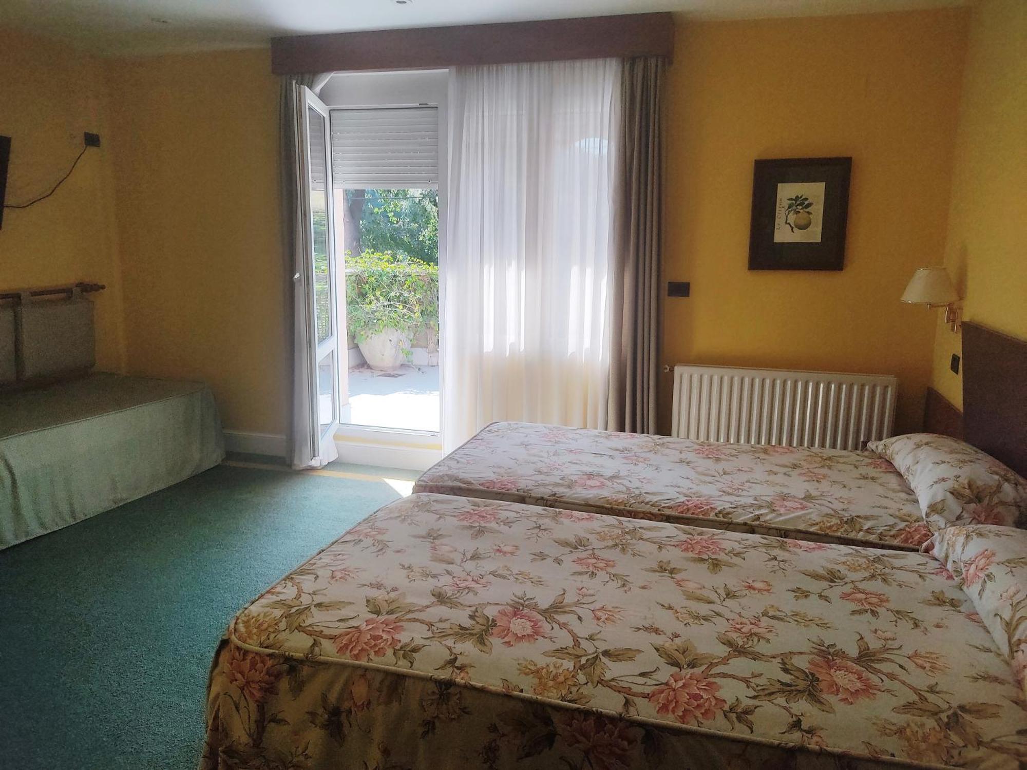 Hotel Suite Miono Кастро-Урдиалес Экстерьер фото